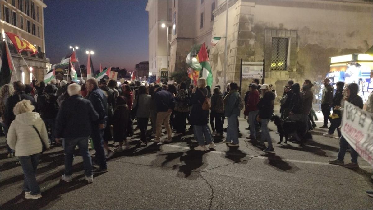 corteo 2.jpg