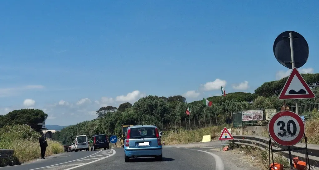 Lavori sull’asfalto e l’Aurelia a Ladispoli va in tilt
