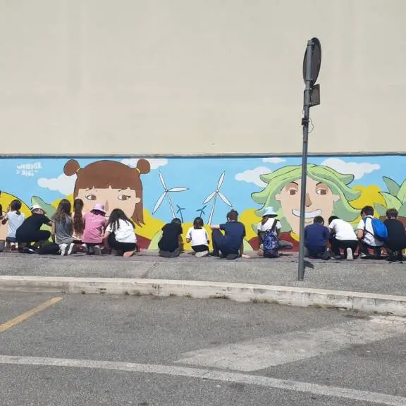 Un murale anti-smog alla scuola Madonnella