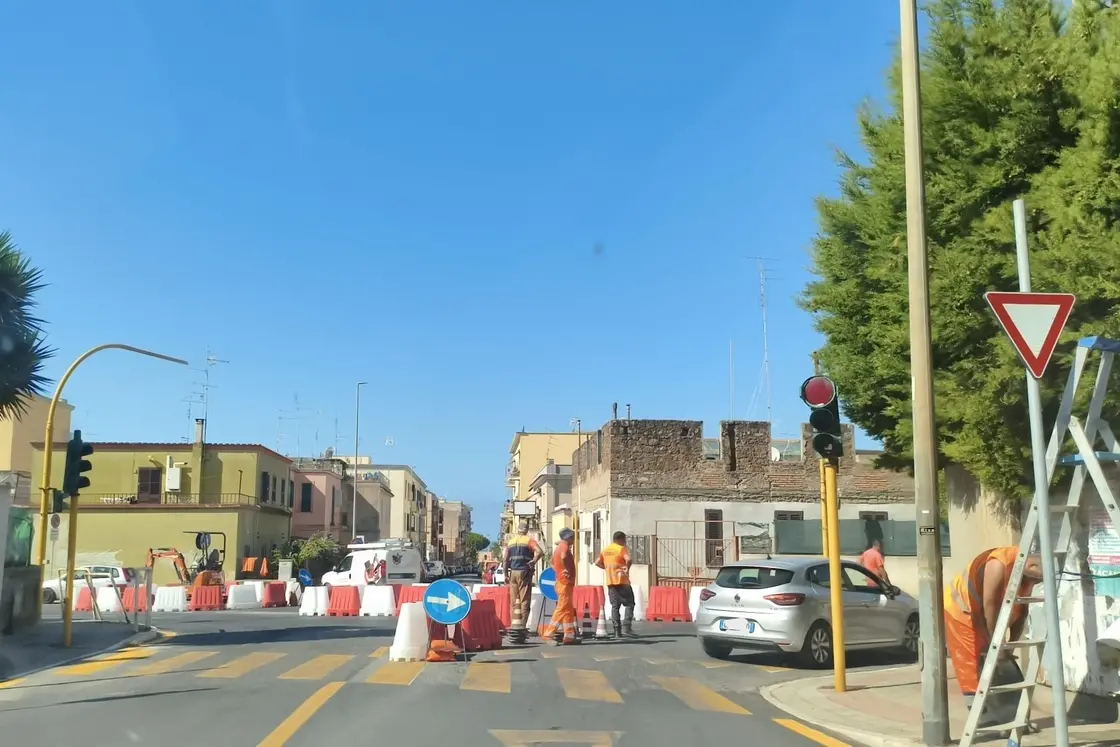 Rotatoria via Benci e Gatti, Grossi: «Progetto cambiato, si fermino i lavori»