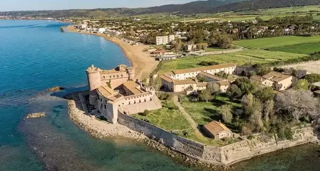 Castello Santa Severa, il primo gennaio spettacolo stravagante “Il bosco incantato”