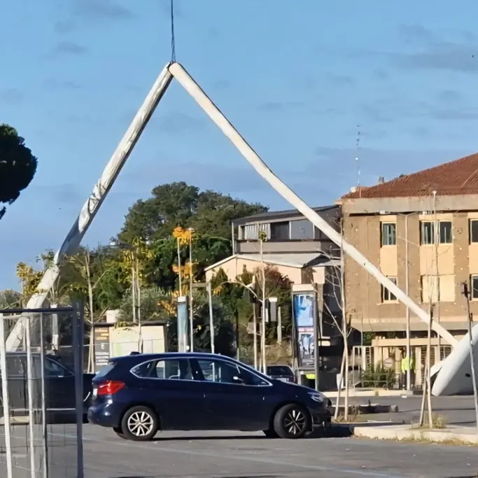 Viterbo: via le torri faro dal parcheggio del Sacrario