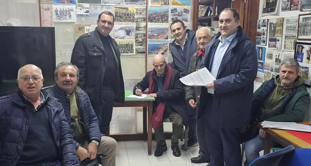 Porta d’Italia, raggiunte le 2000 firme per il referendum