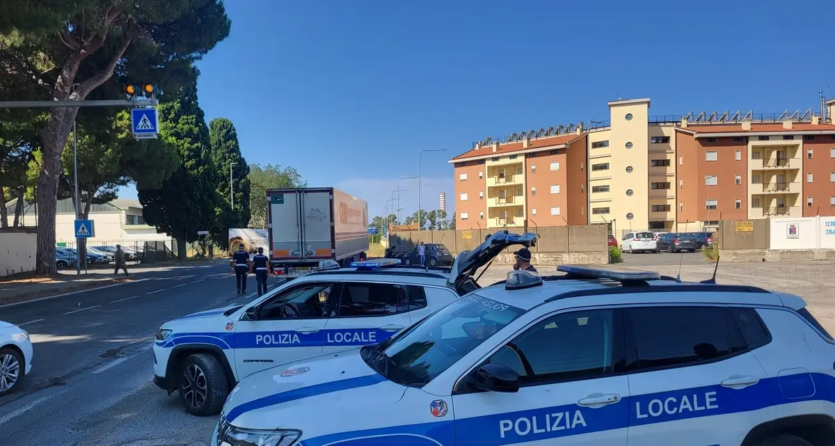 Controlli serrati a Borgata Aurelia: scattano le prime multe ai tir che ignorano il divieto