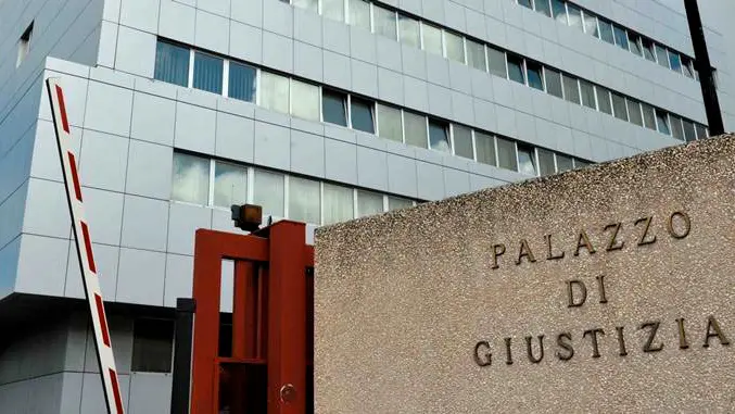 Fatture gonfiate e appalti pilotati a Fiumicino