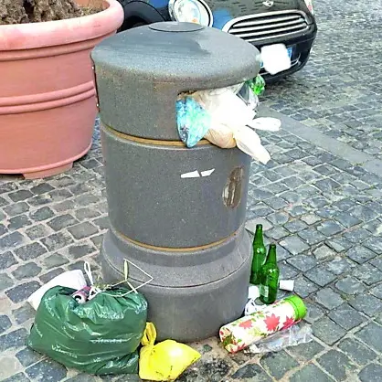 Rifiuti, “zozzone” beccato grazie ai cittadini