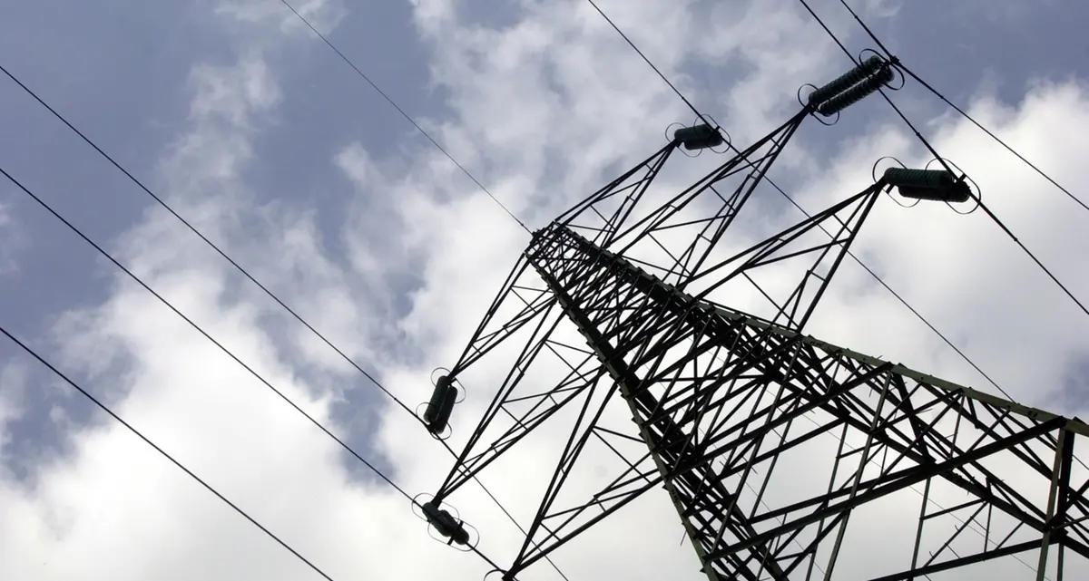 Blackout a ripetizione, sindacati contro Enel: «Rete elettrica al collasso, situazione pericolosa per il Paese»