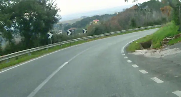 Auto fuori strada sulla Braccianese Claudia: illesa la guidatrice