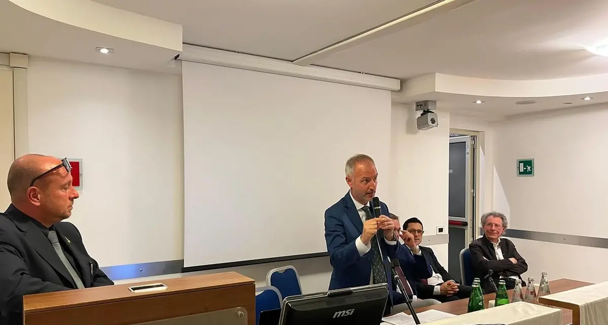 «Sul porto turistico la maggioranza è nel caos: Tarquinia non può restare ostaggio delle loro divisioni»