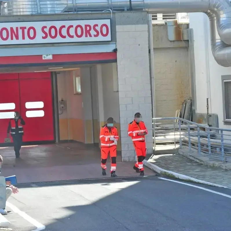 Medico accusato di violenza, parla la difesa: “Responsabilità e tempi del codice rosso da rivalutare”