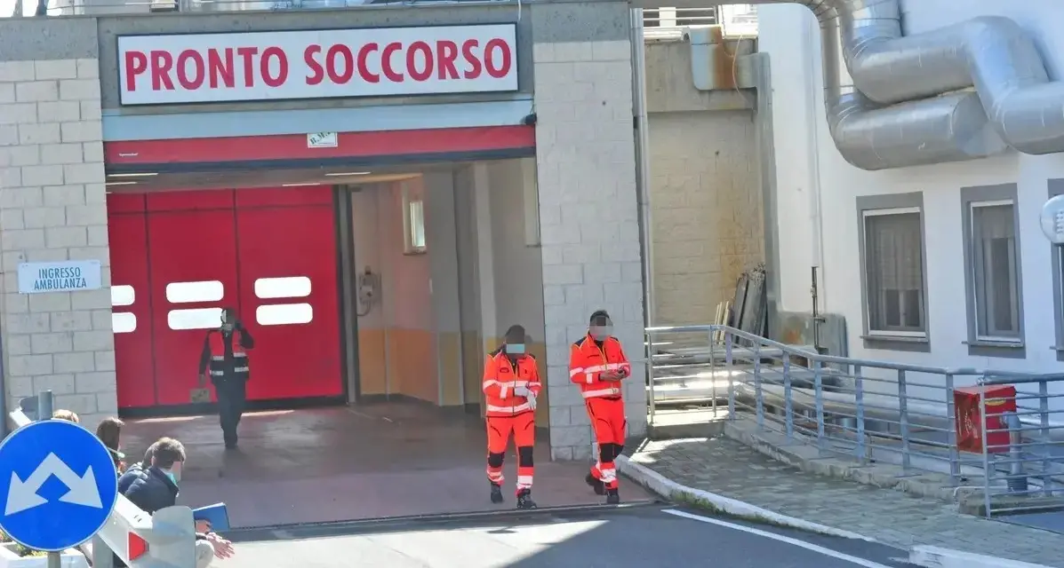 Medico accusato di violenza, parla la difesa: “Responsabilità e tempi del codice rosso da rivalutare”
