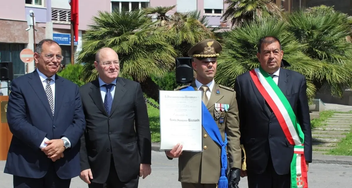 Onorificenza di Cavaliere dell’Ordine al Merito della Repubblica al maggiore Davide Francesco Ricciardi