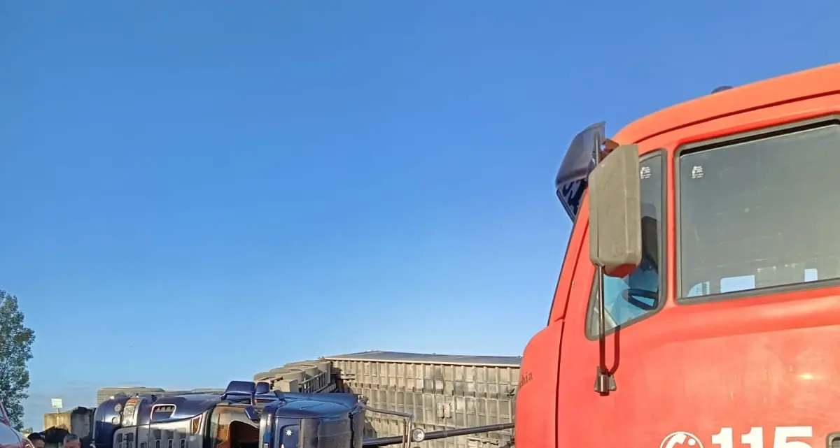 Si ribalta tir sulla Settevene Palo: autista trasportato in ospedale