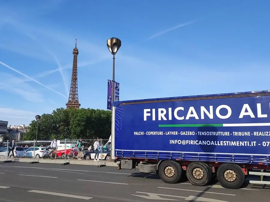 La squadra di Firicano Allestimenti dietro le quinte delle Olimpiadi di Parigi