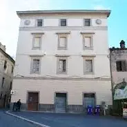 Tarquinia, Ascanio Celestini con “Poveri Cristi” inaugura la stagione 2025-2026