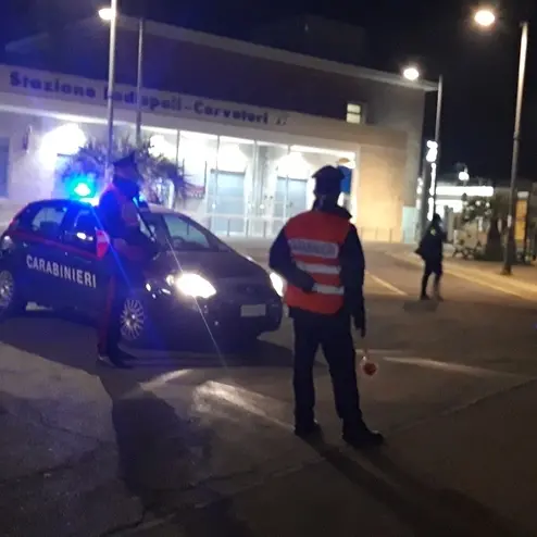 Movida selvaggia, sequestro di hashish e controlli a raffica