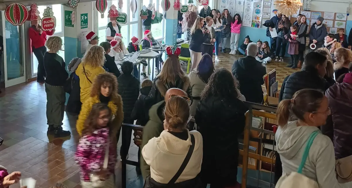 Tanti visitatori alla scuola Ladispoli1 per l’open day