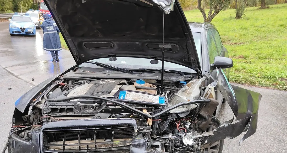 Viterbo, incidente sulla Sammartinese: due uomini in codice rosso