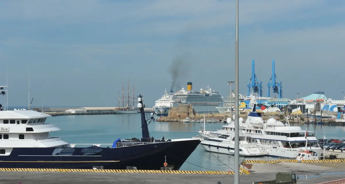 Stop allo zolfo nel Mediterraneo: Civitavecchia punta su controlli e cold ironing