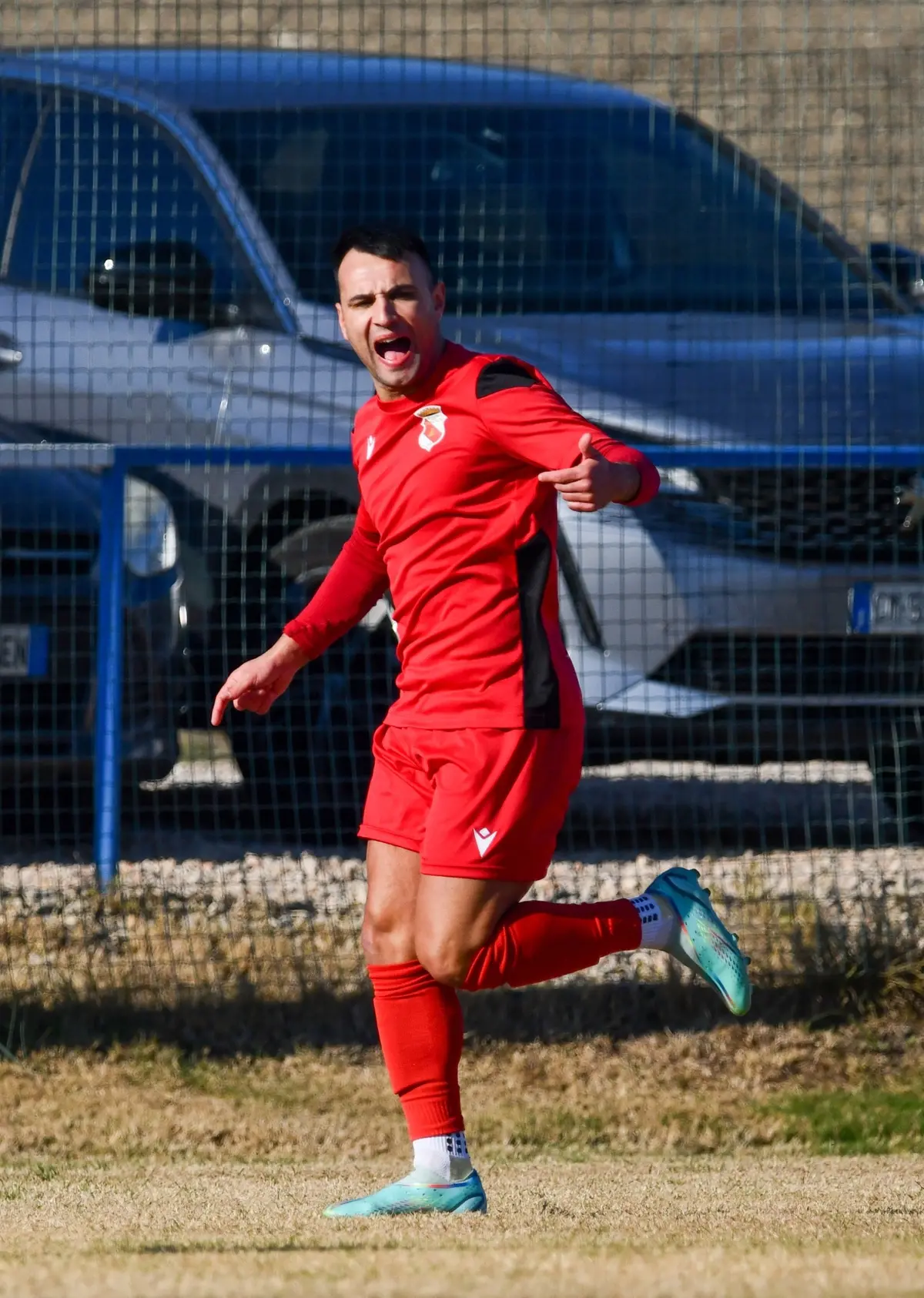 Vittorini esulta dopo il gol su calcio di rigore (Foto Vittori)