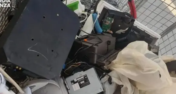 «Usate i servizi comunali, non affidatevi all’illegalità»