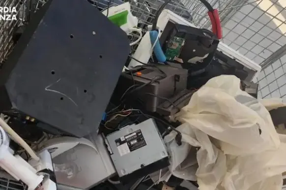 «Usate i servizi comunali, non affidatevi all’illegalità»