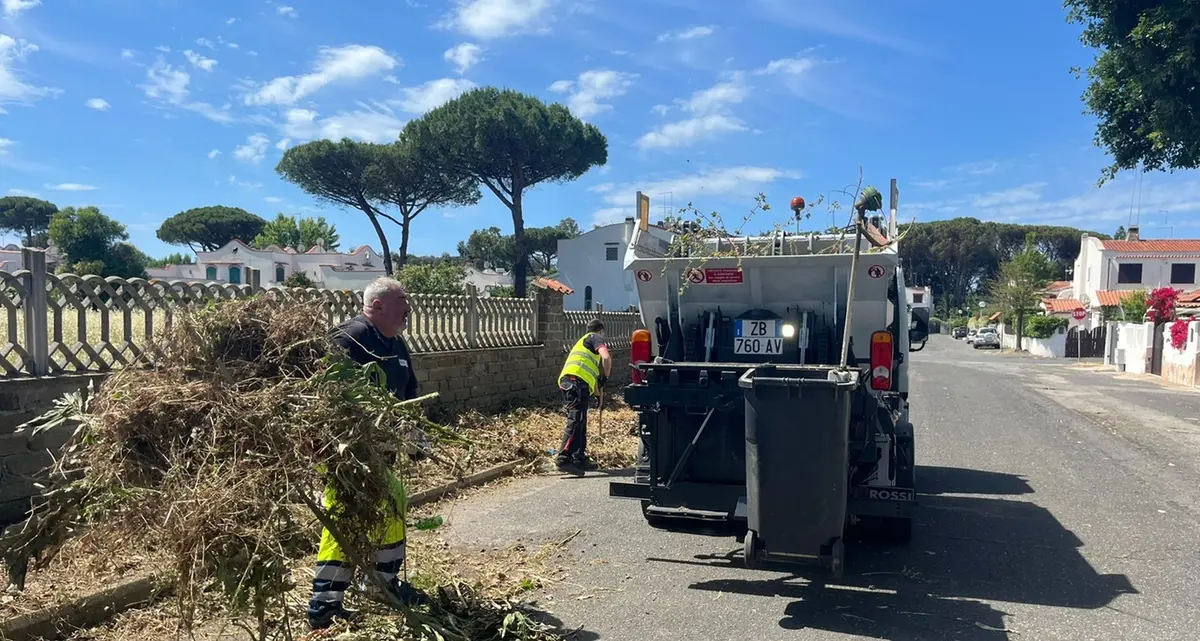 Pulizia su strade e marciapiedi di Cerveteri, al via l’operazione “Decoro”