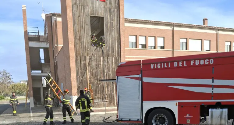 I pompieri di Cerveteri hanno bisogno dell'autoscala. Presto la petizione al Ministero