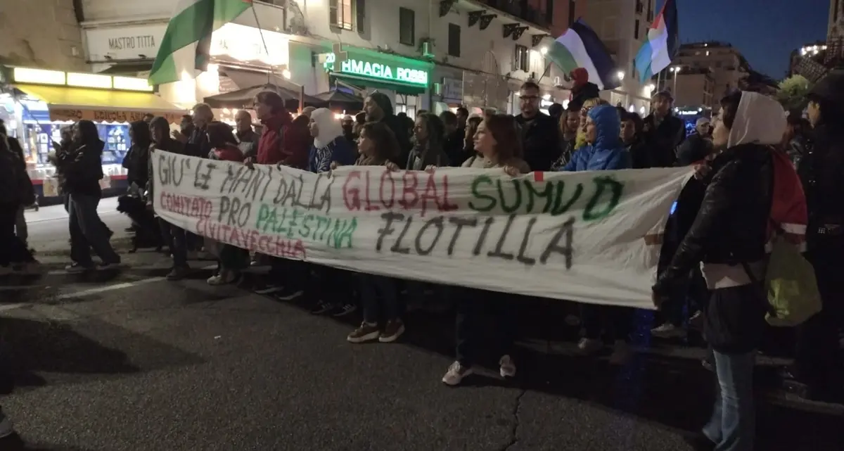 Civitavecchia, corteo pro Flotilla e Gaza verso il porto: varchi chiusi
