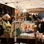 Commercianti contro il degrado a Cerenova, nel week end almeno arrivano i mercatini