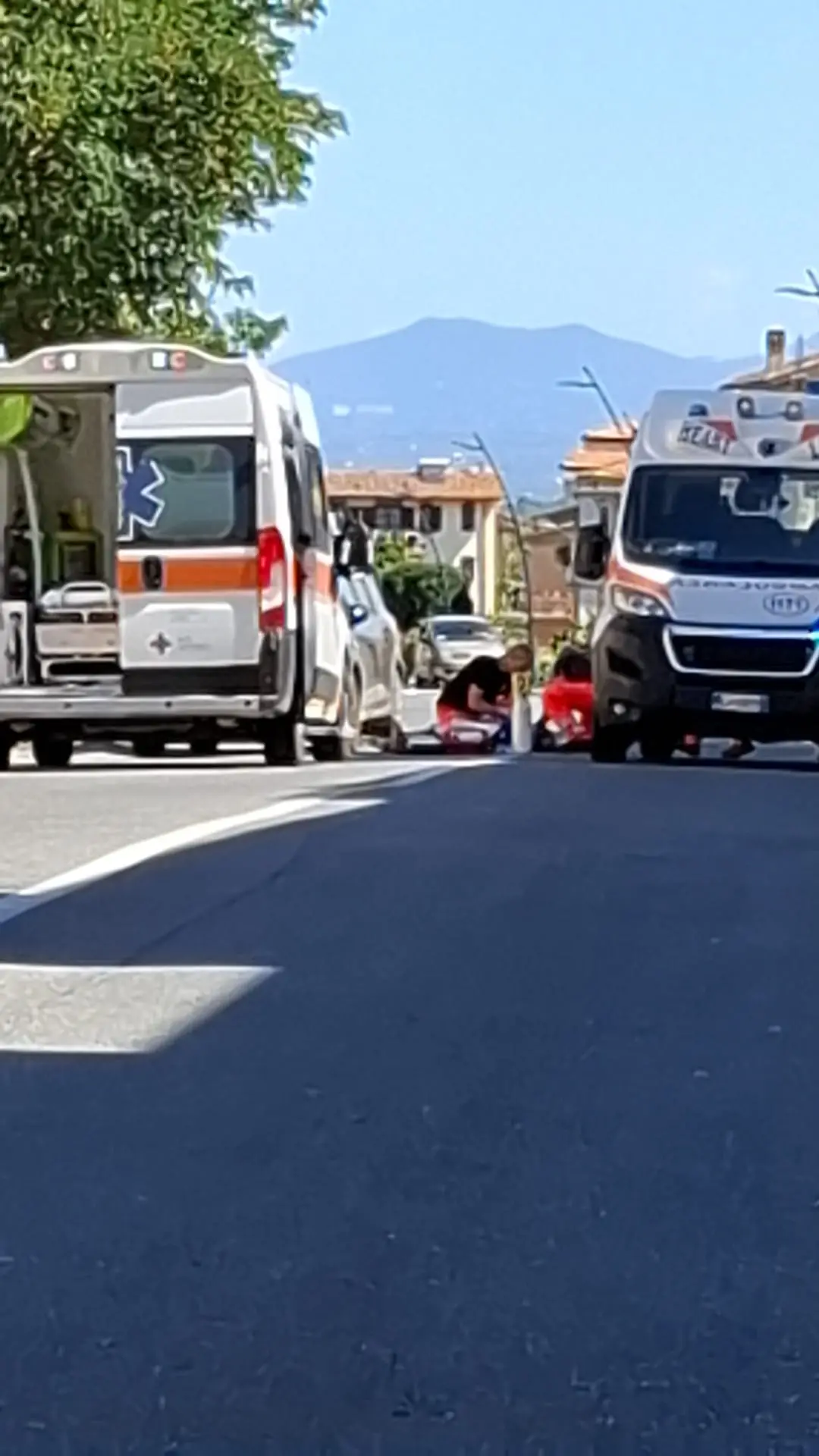 Donna investita sulle strisce pedonali, è grave