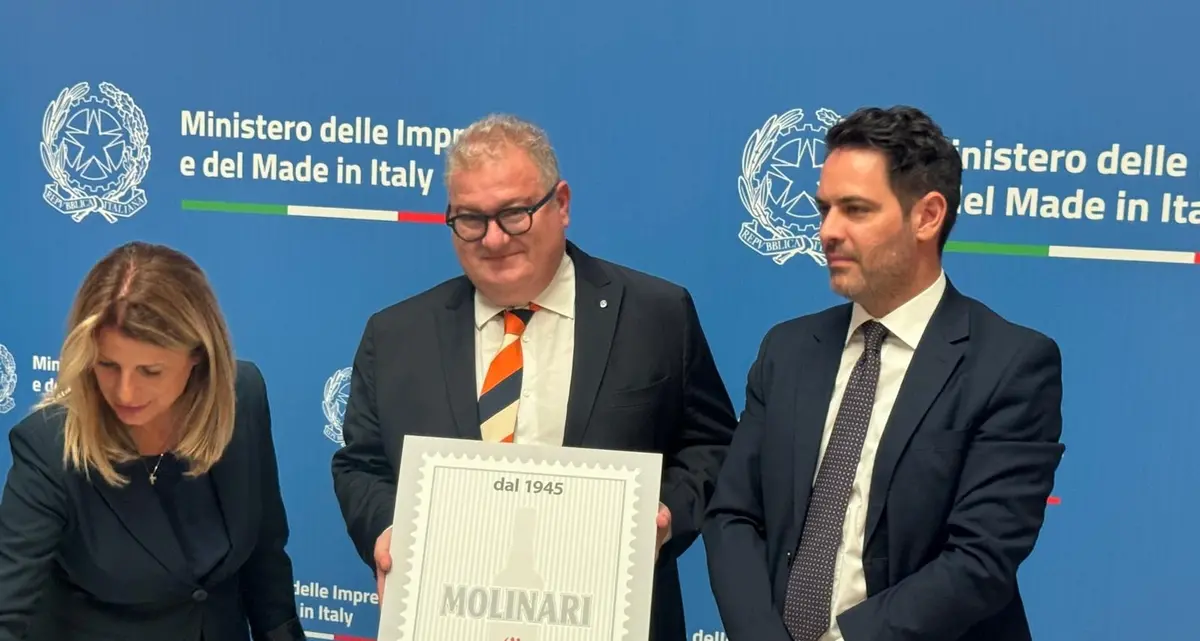 La Molinari celebra la sua storia con un francobollo