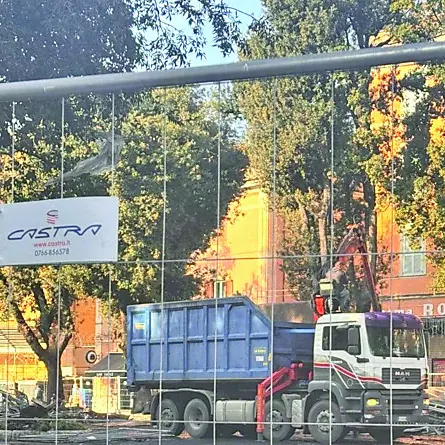 Mercato, rimossa la tensostruttura