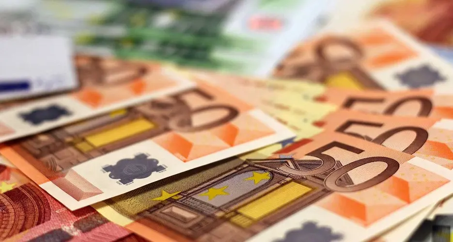 Soldi non dichiarati intercettati al porto