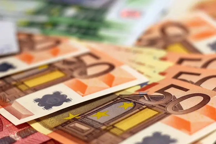 Soldi non dichiarati intercettati al porto