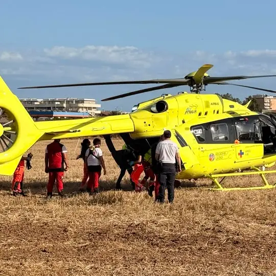 Auto contro moto: 18enne finisce in ospedale con l’eliambulanza