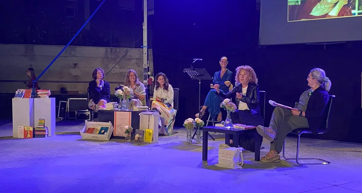 Lucia Esposito trionfa al Premio Letterario “Femminile, Plurale” 2025
