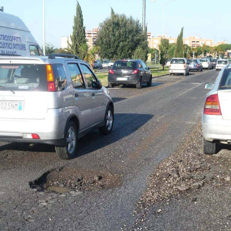 Prima il Cerreto, poi via del Porto: scatta il piano contro le voragini