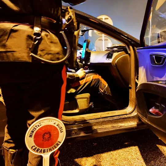 Viaggiano con arnesi da scasso