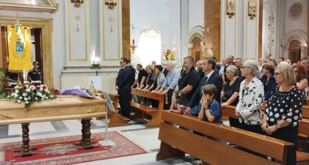 Cattedrale gremita per l’ultimo saluto a Claudio La Camera