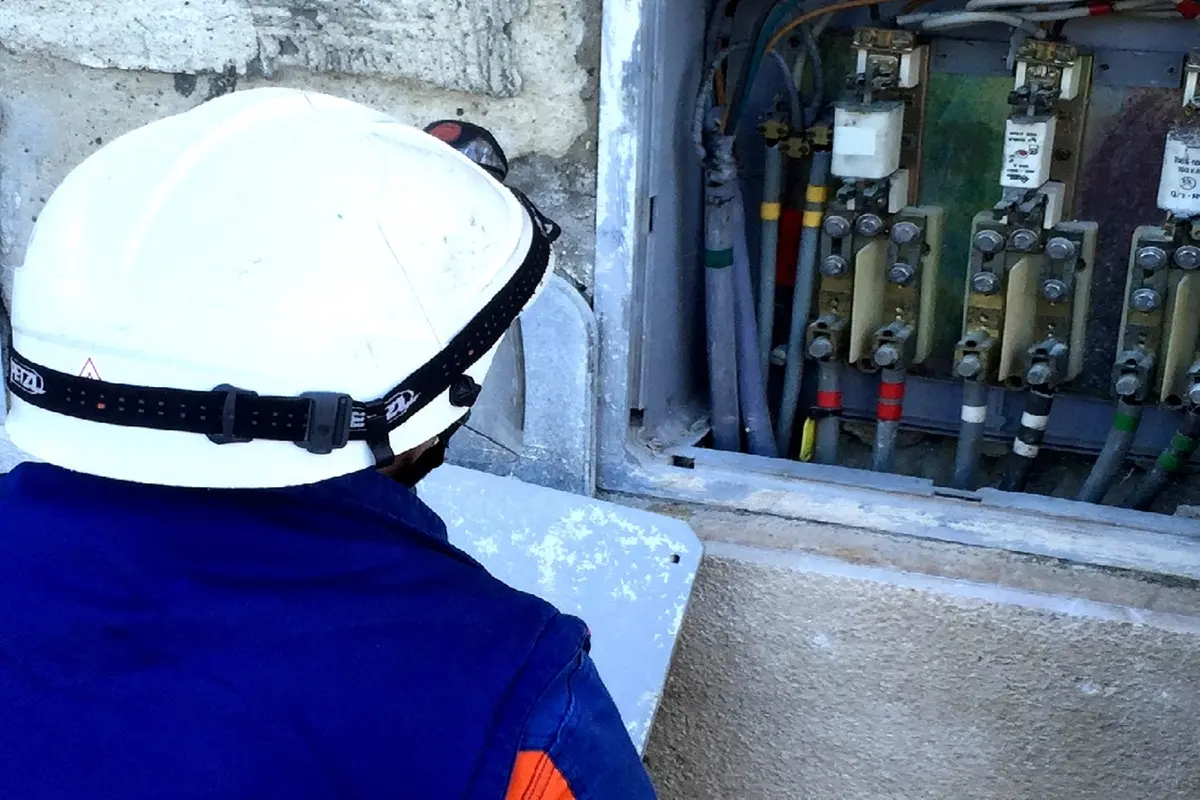 Black out continui, Piendibene: «Guasto quadruplo alle linee interrate di media tensione»