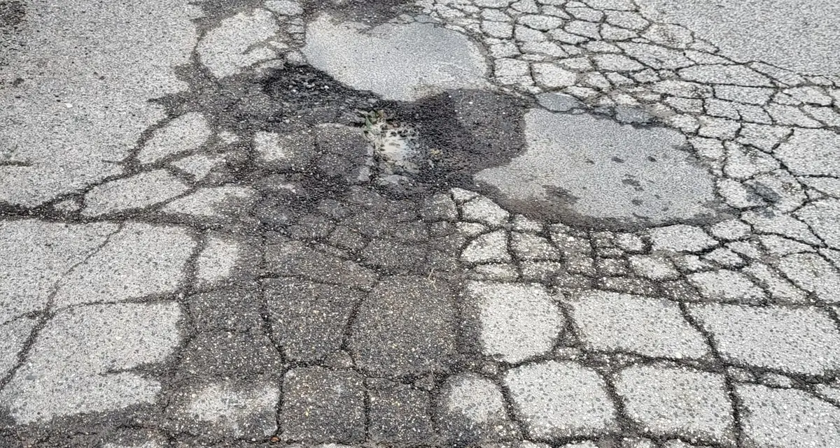 Buche e crateri dal centro alla periferia
