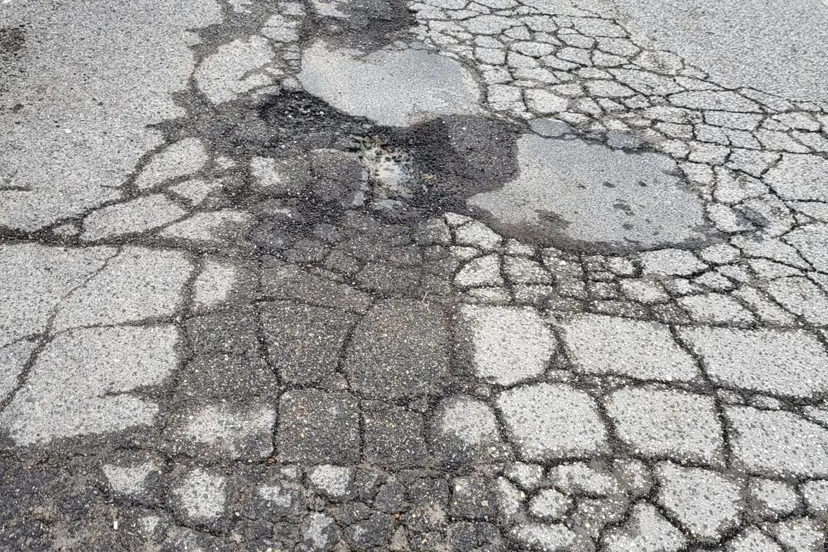 Buche e crateri dal centro alla periferia