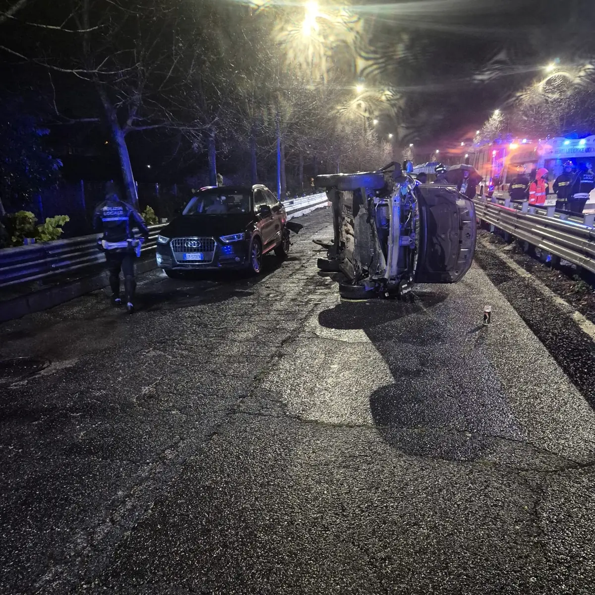 Viterbo: scontro tra due auto, una si ribalta. Un ferito