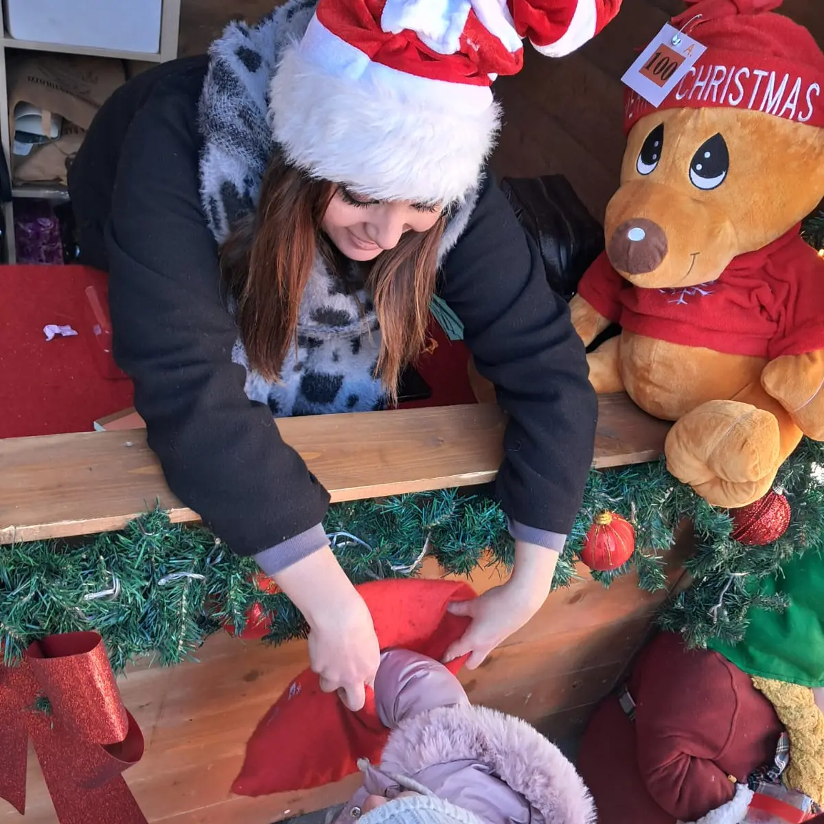 Tolfa, il Villaggio di Babbo Natale conquista bambini e adulti