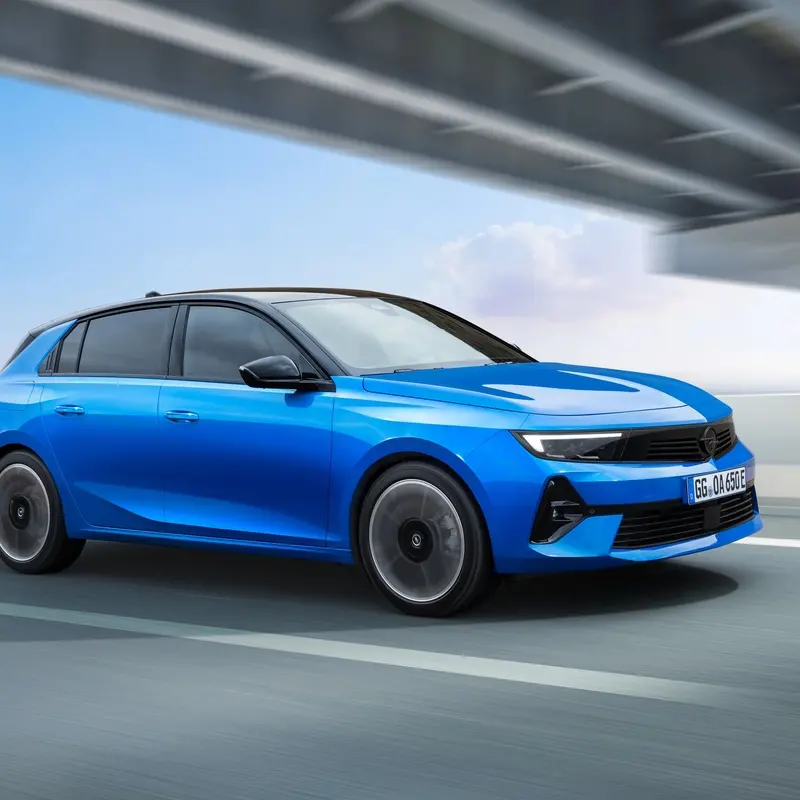 Opel Astra completa la gamma con l’arrivo della nuova versione Electric