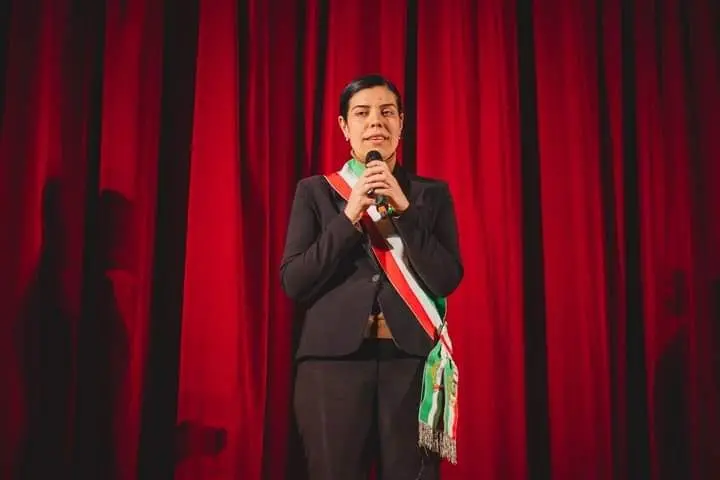 Tolfa, sampietrini al posto dell’asfalto: Città Metropolitana dice no. Protesta la sindaca
