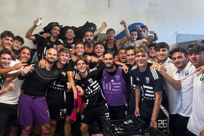 La foto post vittoria dei bianconeri