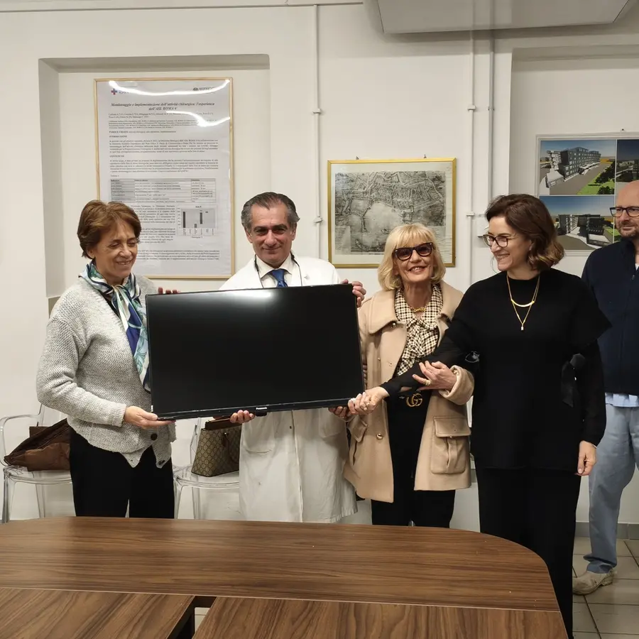 La Fondazione Cariciv dona 11 televisori alla Chirurgia del San Paolo