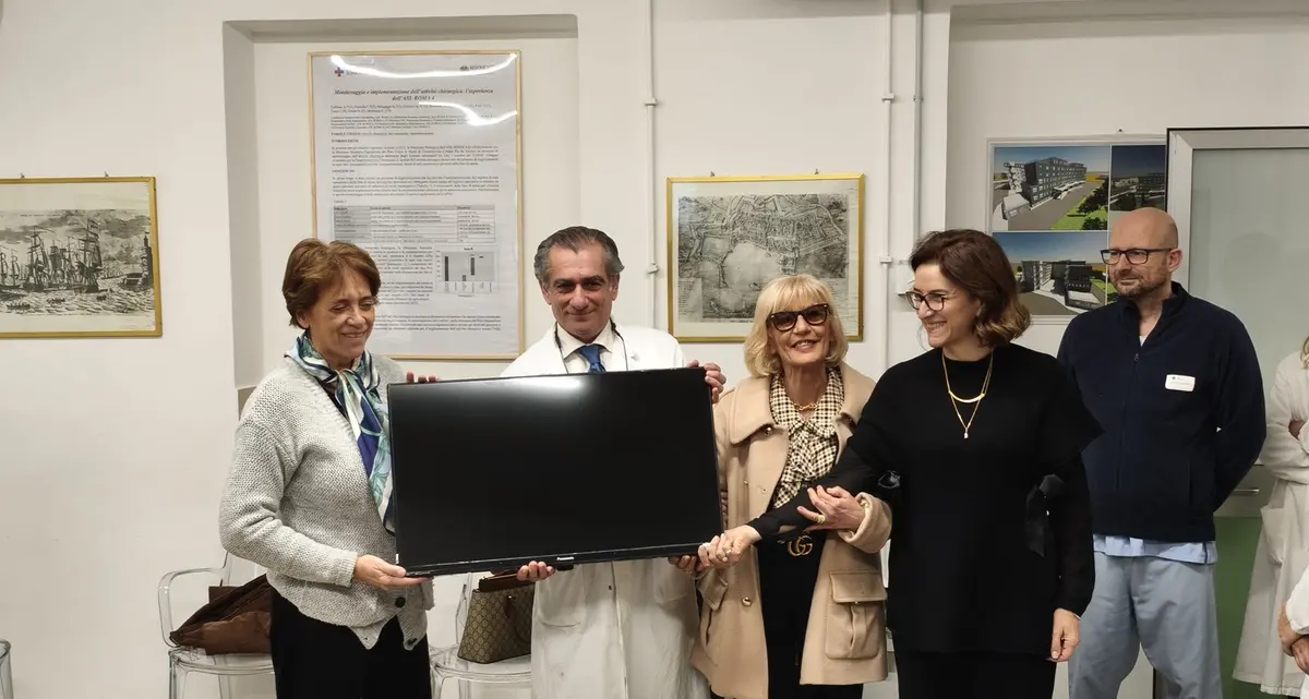 La Fondazione Cariciv dona 11 televisori alla Chirurgia del San Paolo